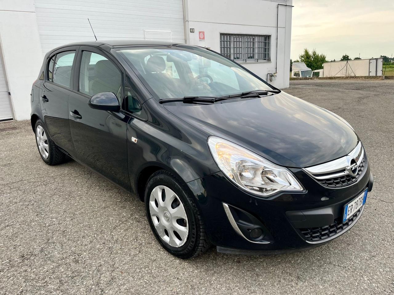 Opel Corsa 1.3d 2013 142.000km catena appena sostituita
