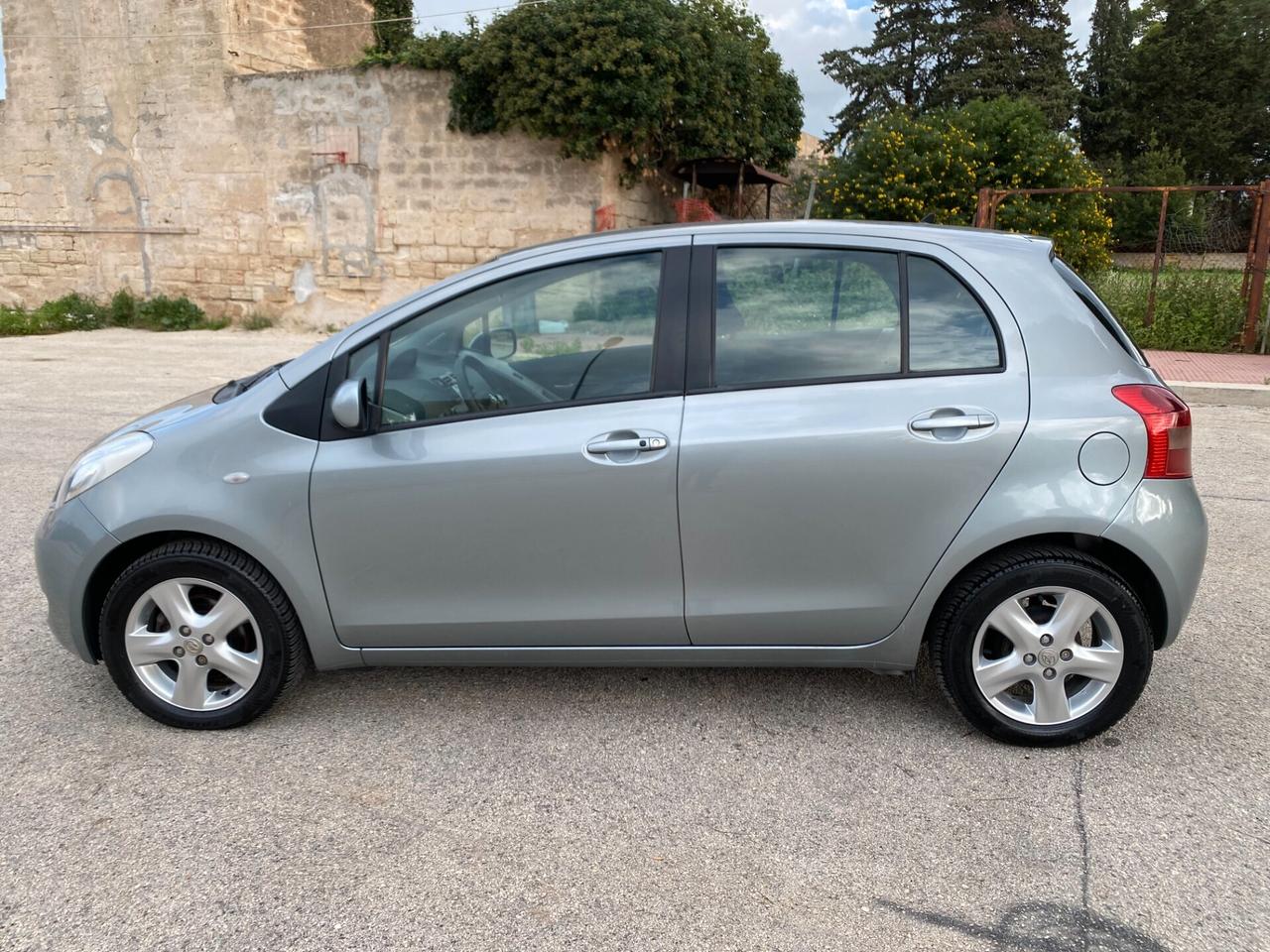 Toyota Yaris 1.3 5 porte Navi