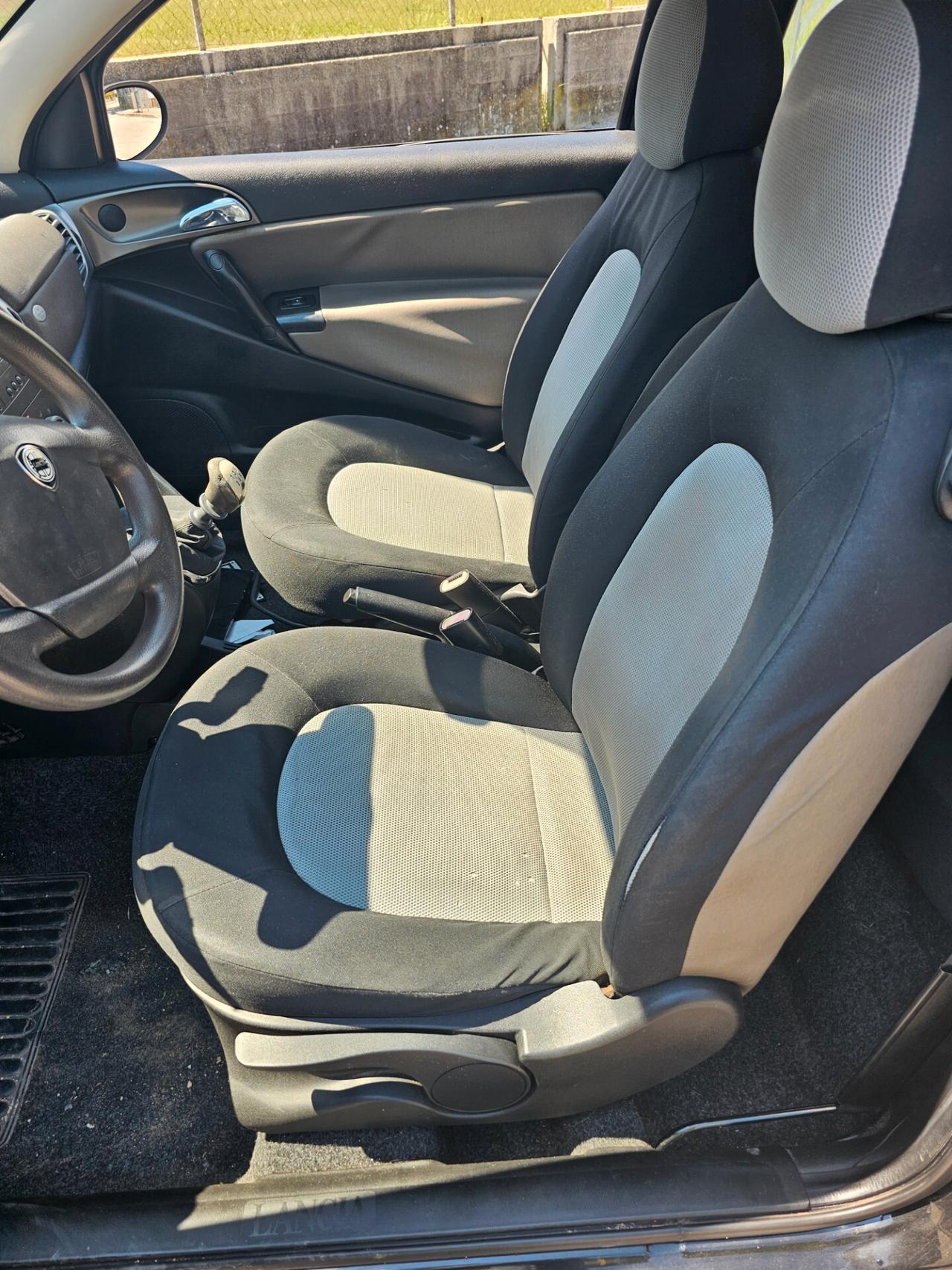 Lancia Ypsilon 1.2 Argento