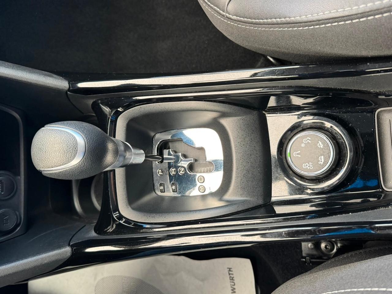 PEUGEOT 2008 EAT6 1.6DIESEL 120CV FULL OPTIONAL PARI AL NUOVO