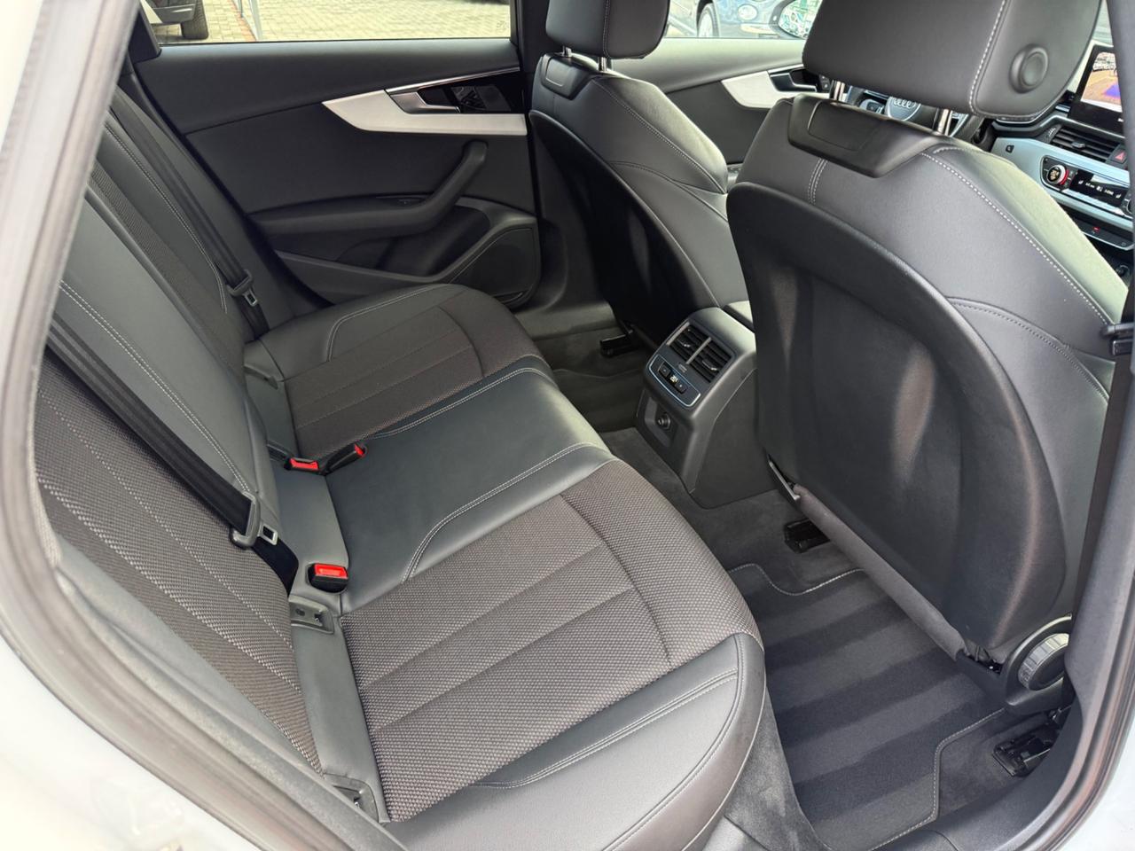 Audi A4 Avant 40 TDI quattro S tronic line edition