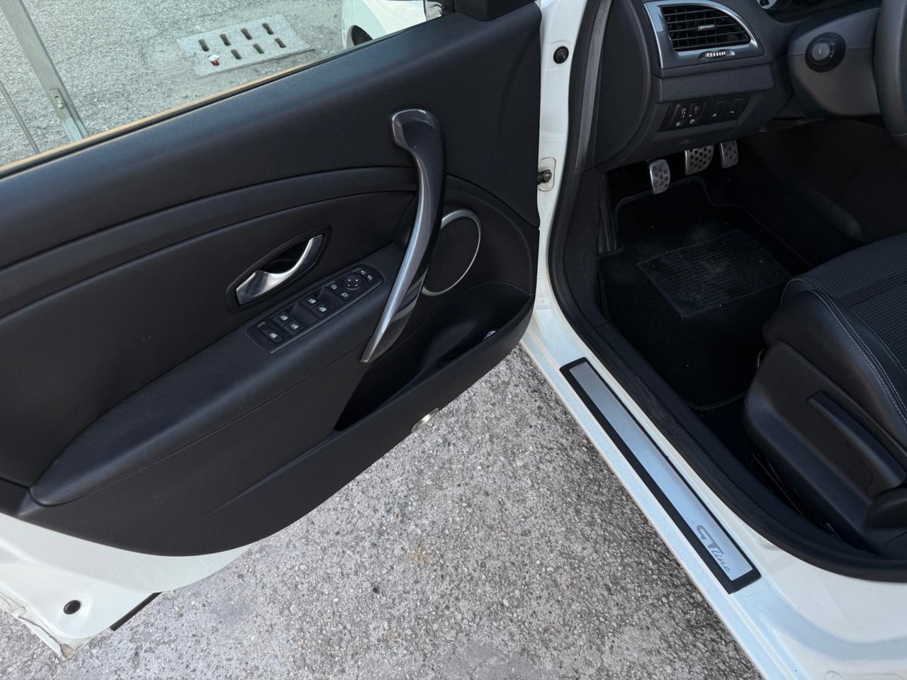 Renault Megane 1.5 dCi 110CV GT Line 12/2010 UNICA