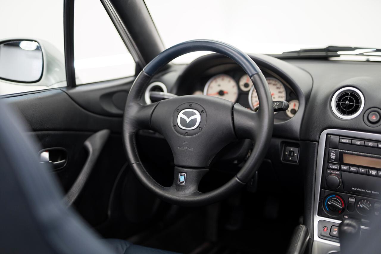 Mazda MX-5 1.8i 16V SILVER BLUES