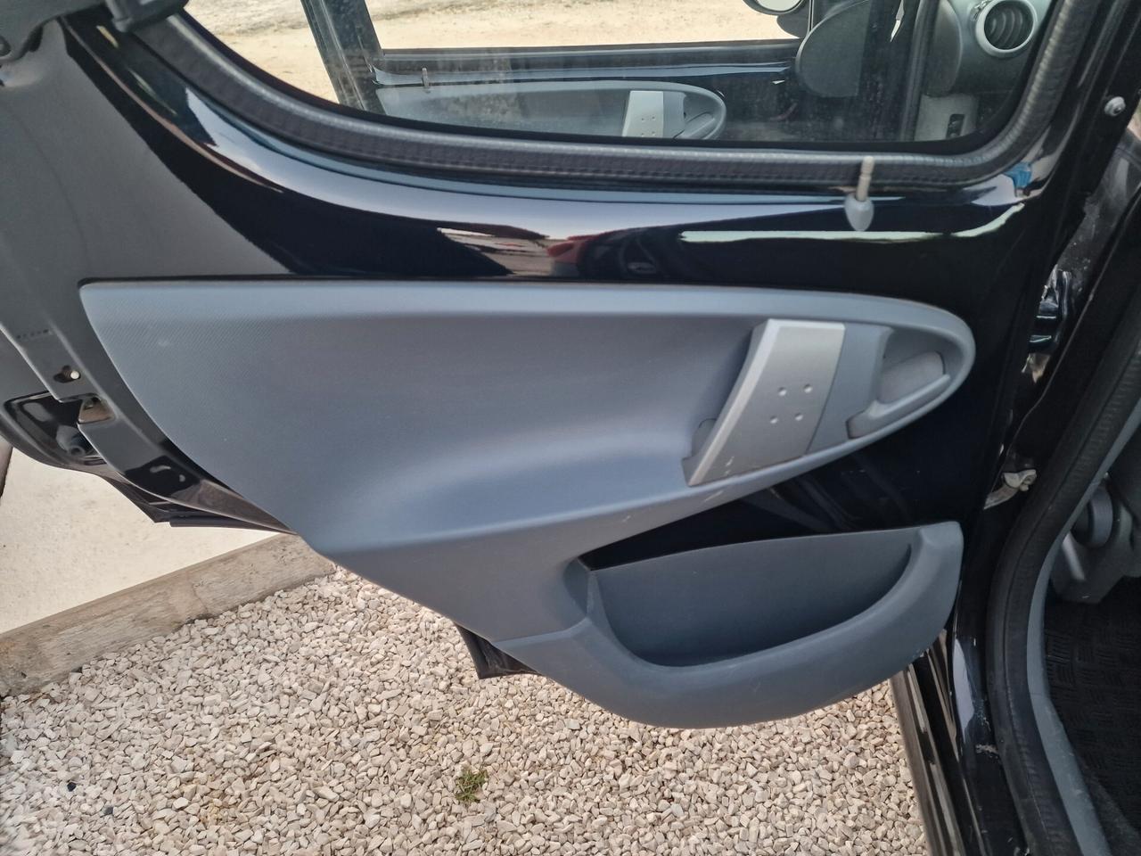 Peugeot 107 1.0 68CV 5p. Sweet Years "ok neopatentati"