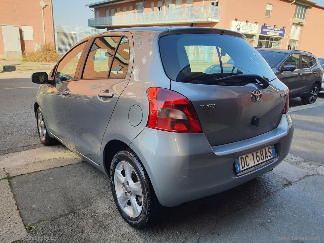 TOYOTA Yaris 1.3 5p. Sol