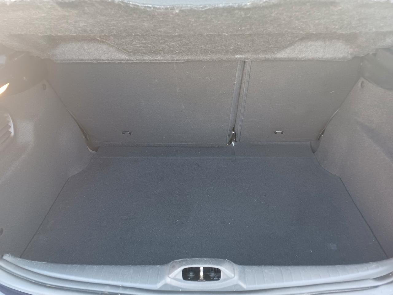 Peugeot 208 1.4 HDi 5 porte Anno 11/2014