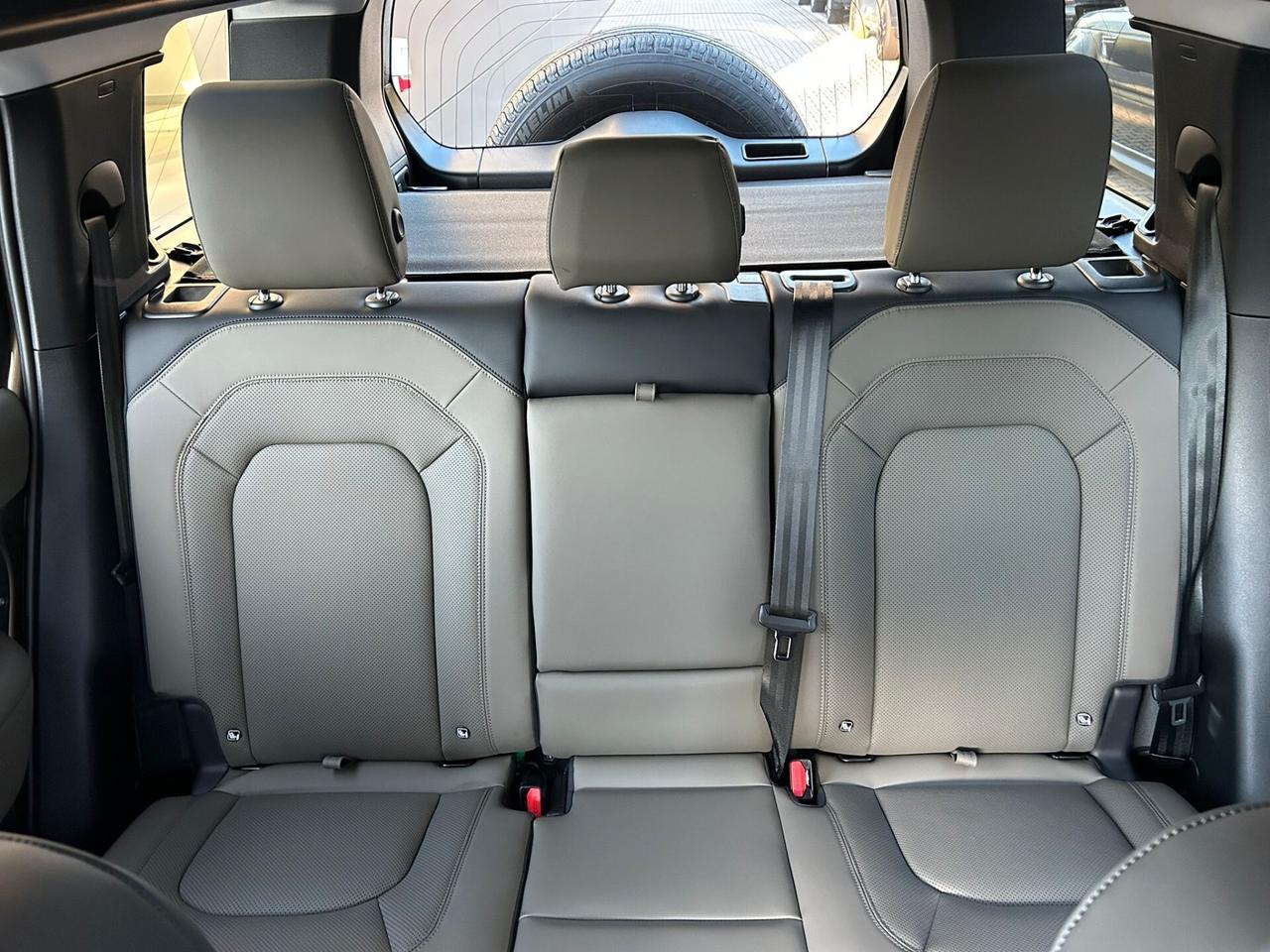 Land Rover Defender 110 3.0D I6 200 CV AWD Auto S