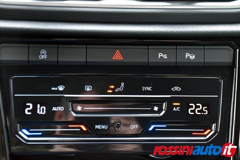 VOLKSWAGEN T-ROC 1.5 TSI 150 CV R-LINE + R18 TECH PACK I.Q LED