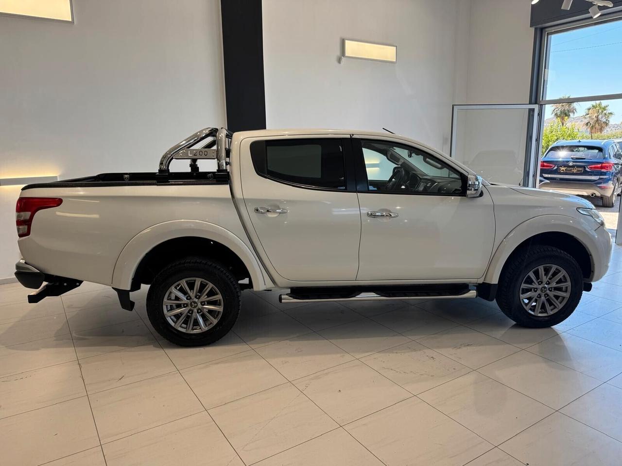 Mitsubishi L200 2.4 DI-D/181CV Club Cab Intense Hp Mivec SDA