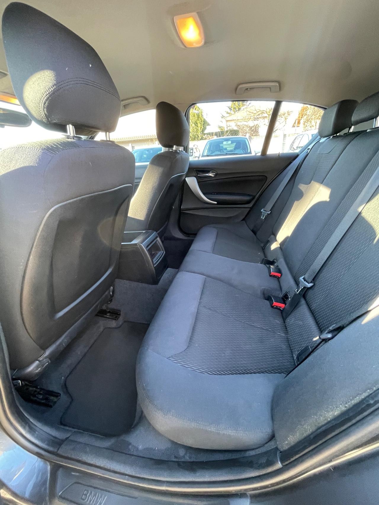 Bmw 116 120d 5p. Urban