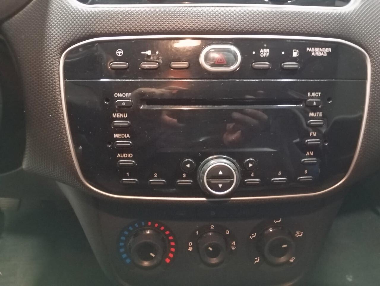 Fiat Punto del 2014 -BENZINA GPL FINO AL 2035-