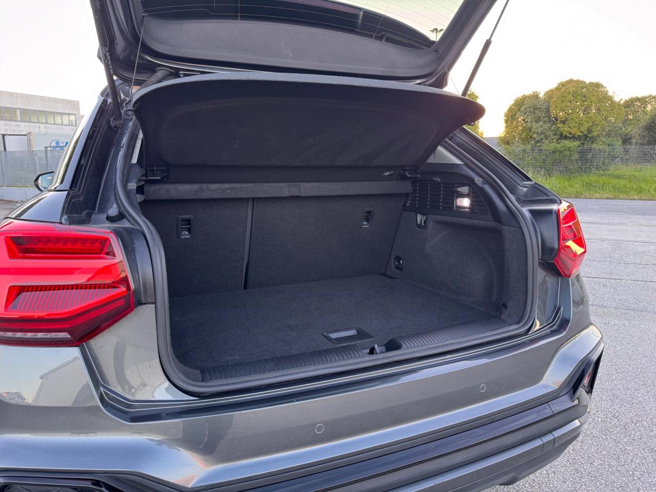 Audi Q2 30 TDI S tronic Identity Black Pack S-Line