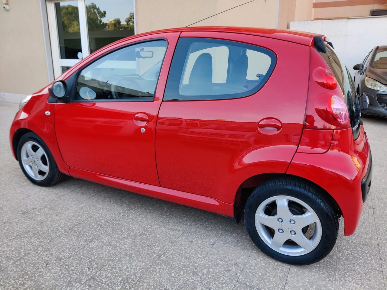 Peugeot 107 1.0 Benz 5 porte Automatica