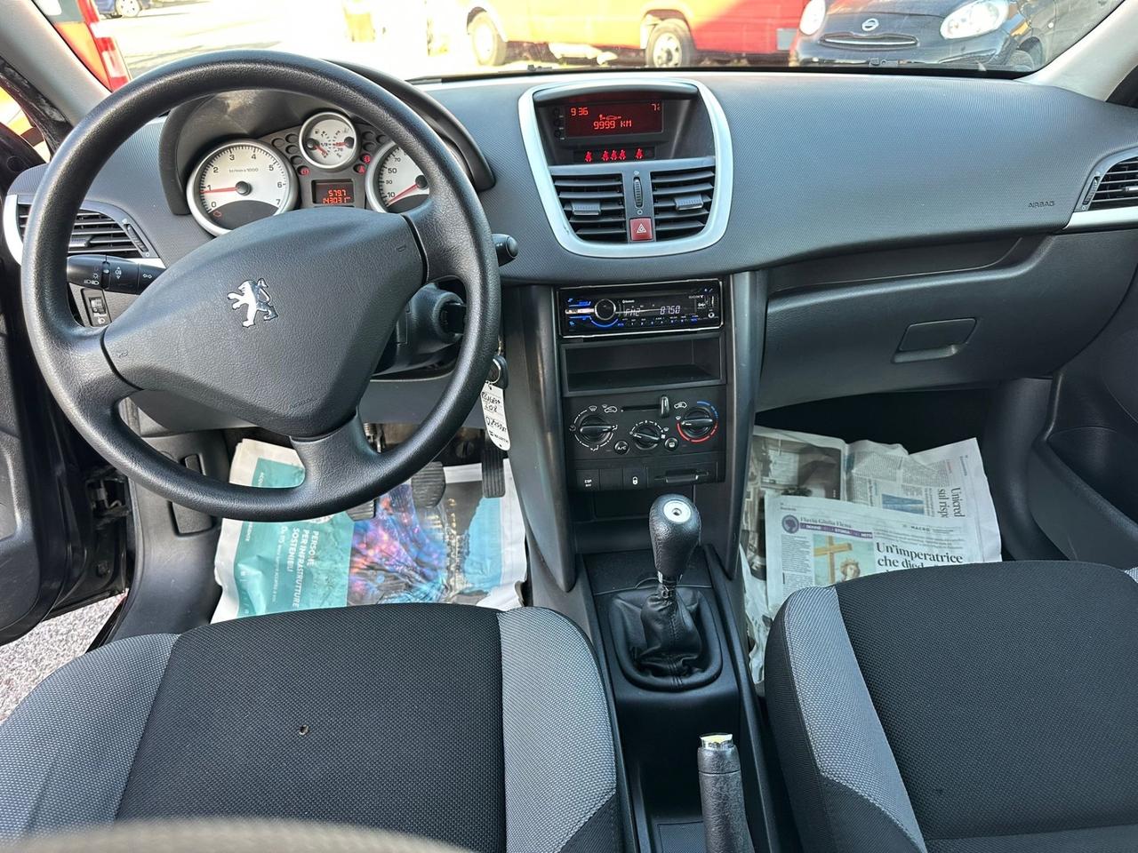 Peugeot 207 1.4 bezina