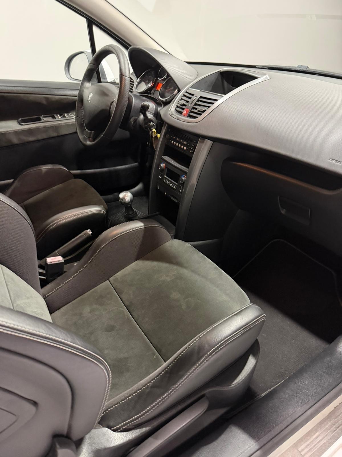 Peugeot 207 1.6 THP 174 3p. Gti