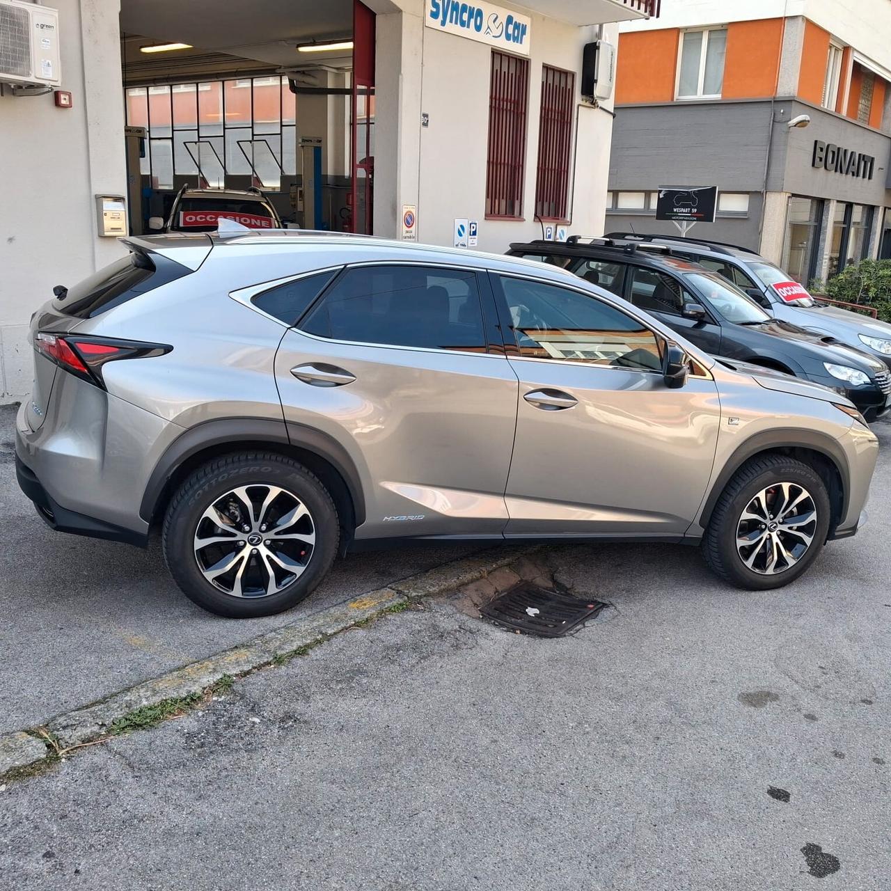 Lexus NX 300h Hybrid 4WD F-Sport