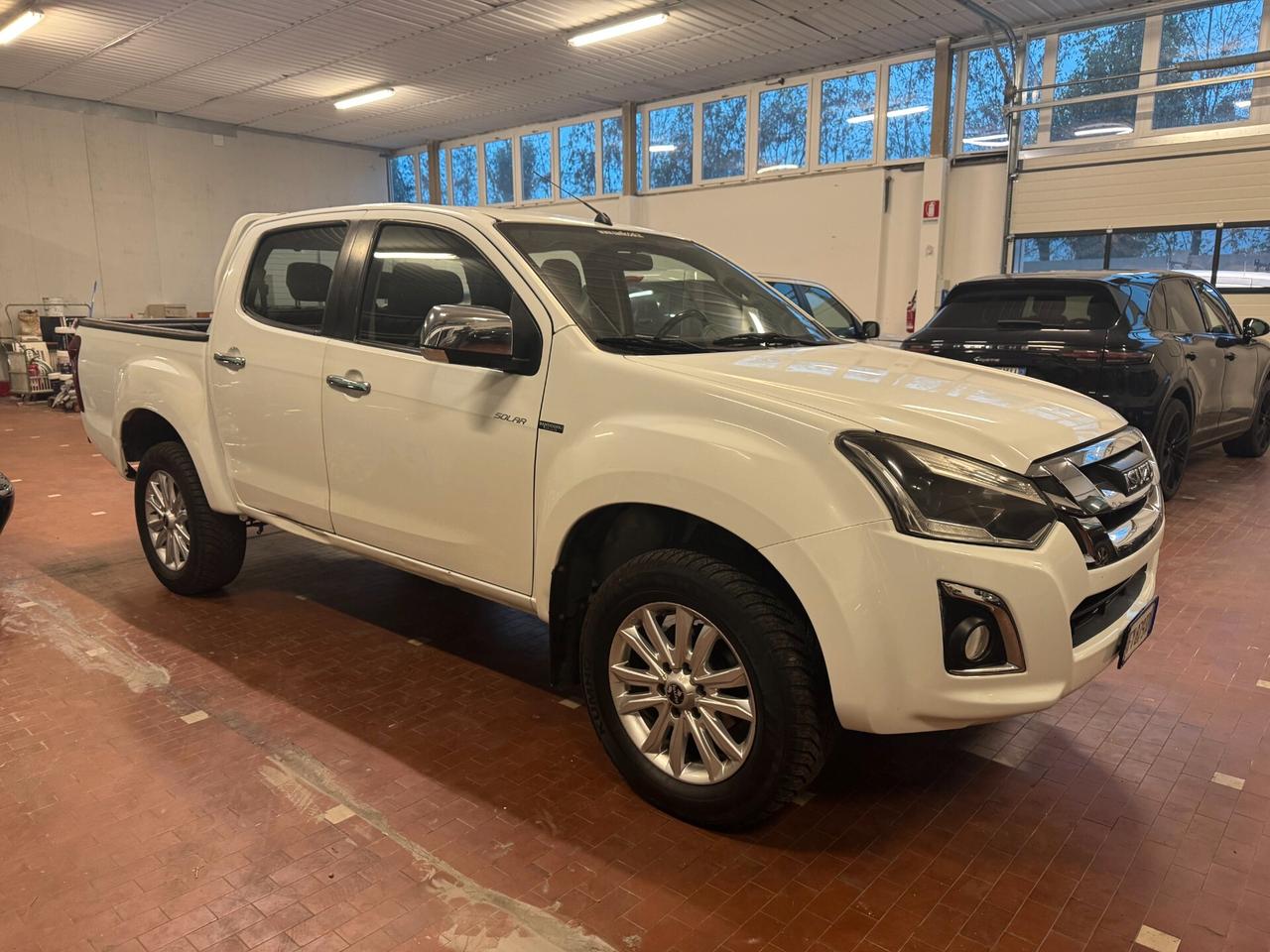 Isuzu D-Max 1.9 Crew Cab Solar 4WD A/C