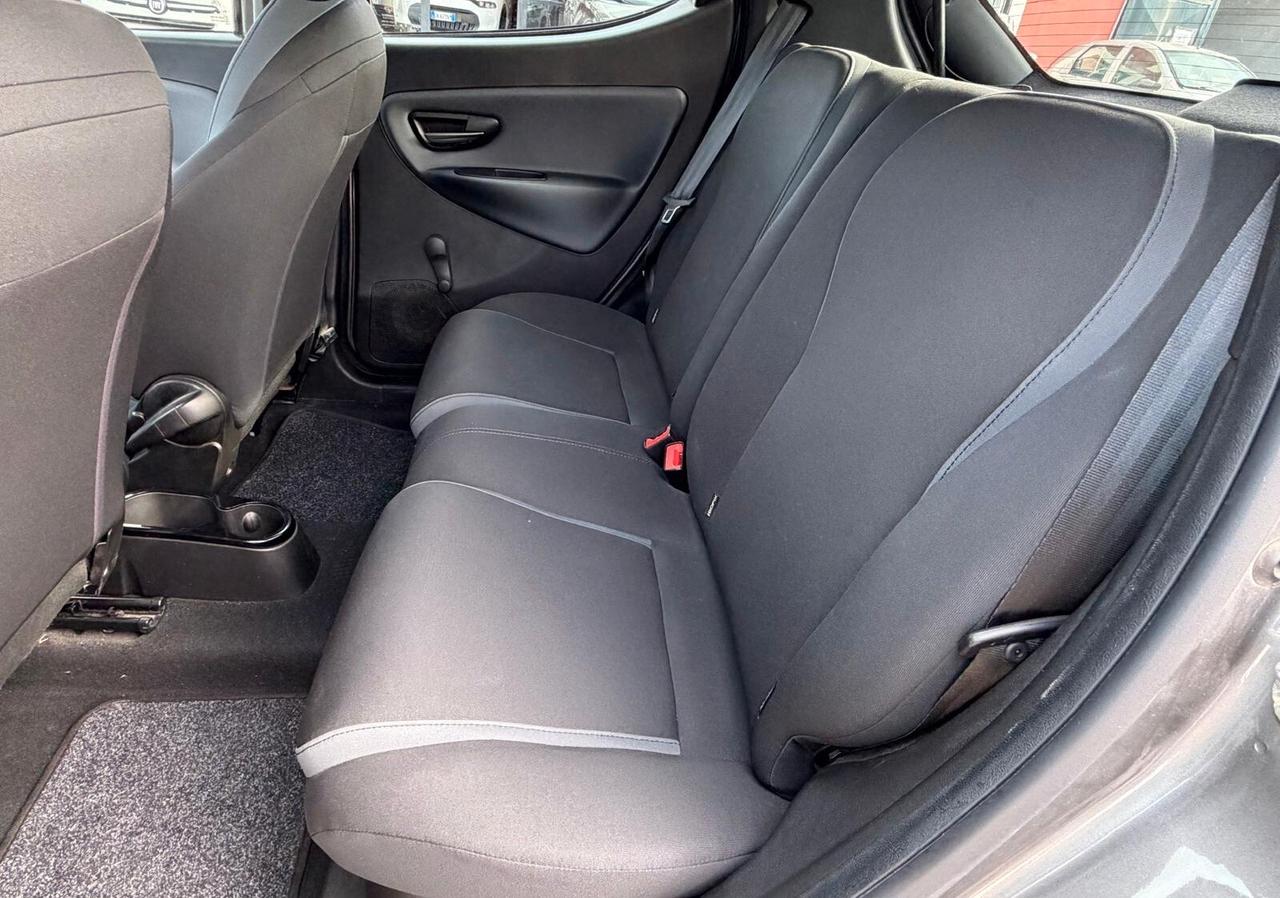 Lancia Ypsilon 1.2 69 CV 5 porte Silver