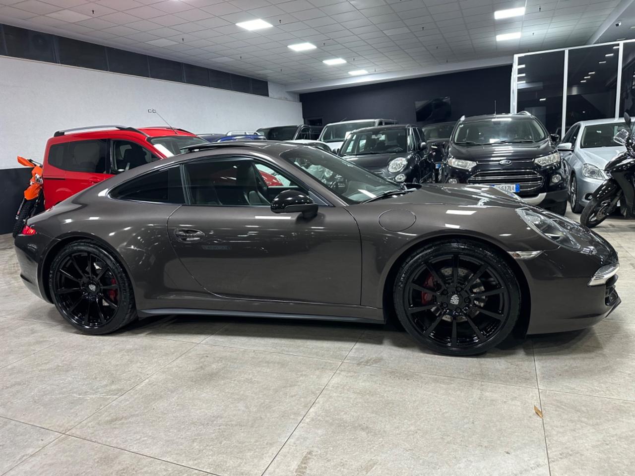 Porsche 911 3.4 Carrera 4 Coupé Scarichi Tetto 2015
