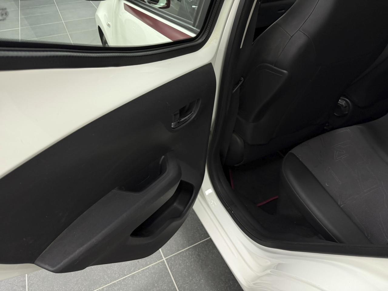 Toyota Aygo 1.0 VVT-i 69 CV 5 porte x-wave TSS