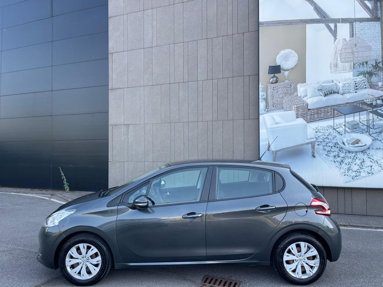 Peugeot 208 PureTech 82 5 porte Allure