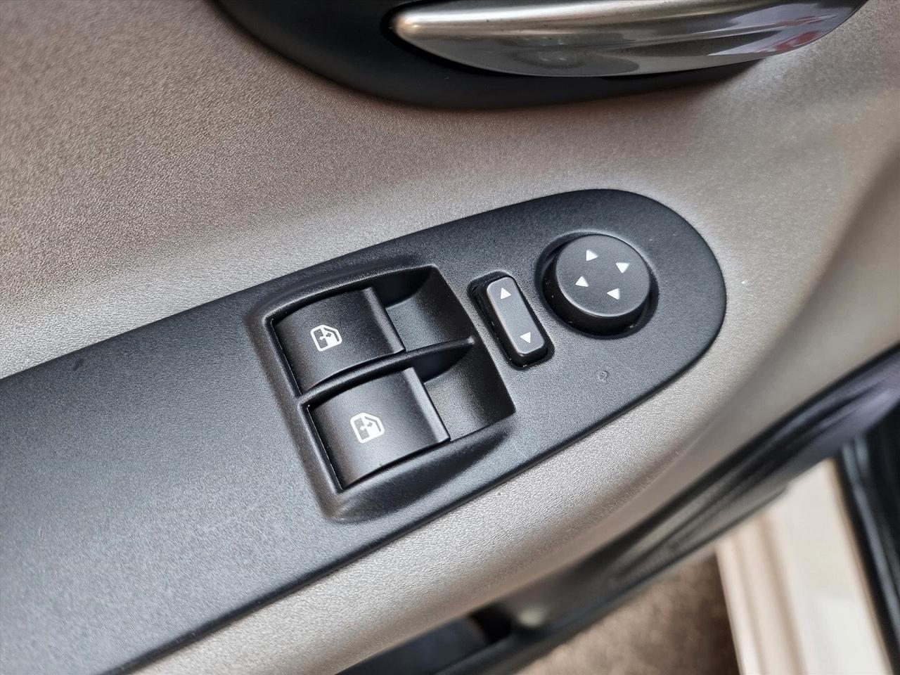 Lancia Ypsilon 1.2 69 CV 5 porte Gold