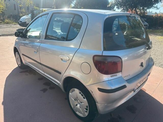 Toyota Yaris 1.3i 16V cat 5 porte