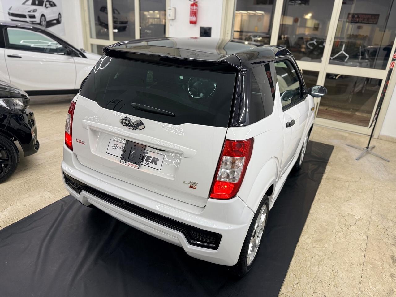 Ligier JS 50 Black & White