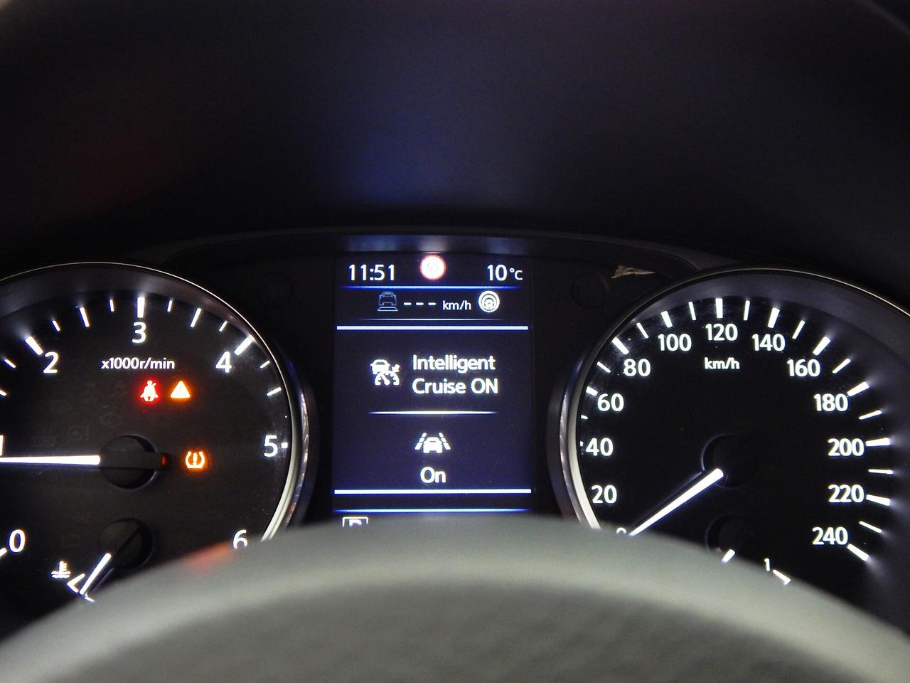 Nissan Qashqai 1.5 dci Tekna 115cv dct TETTO-NAVI-PELLE-RADAR-LED