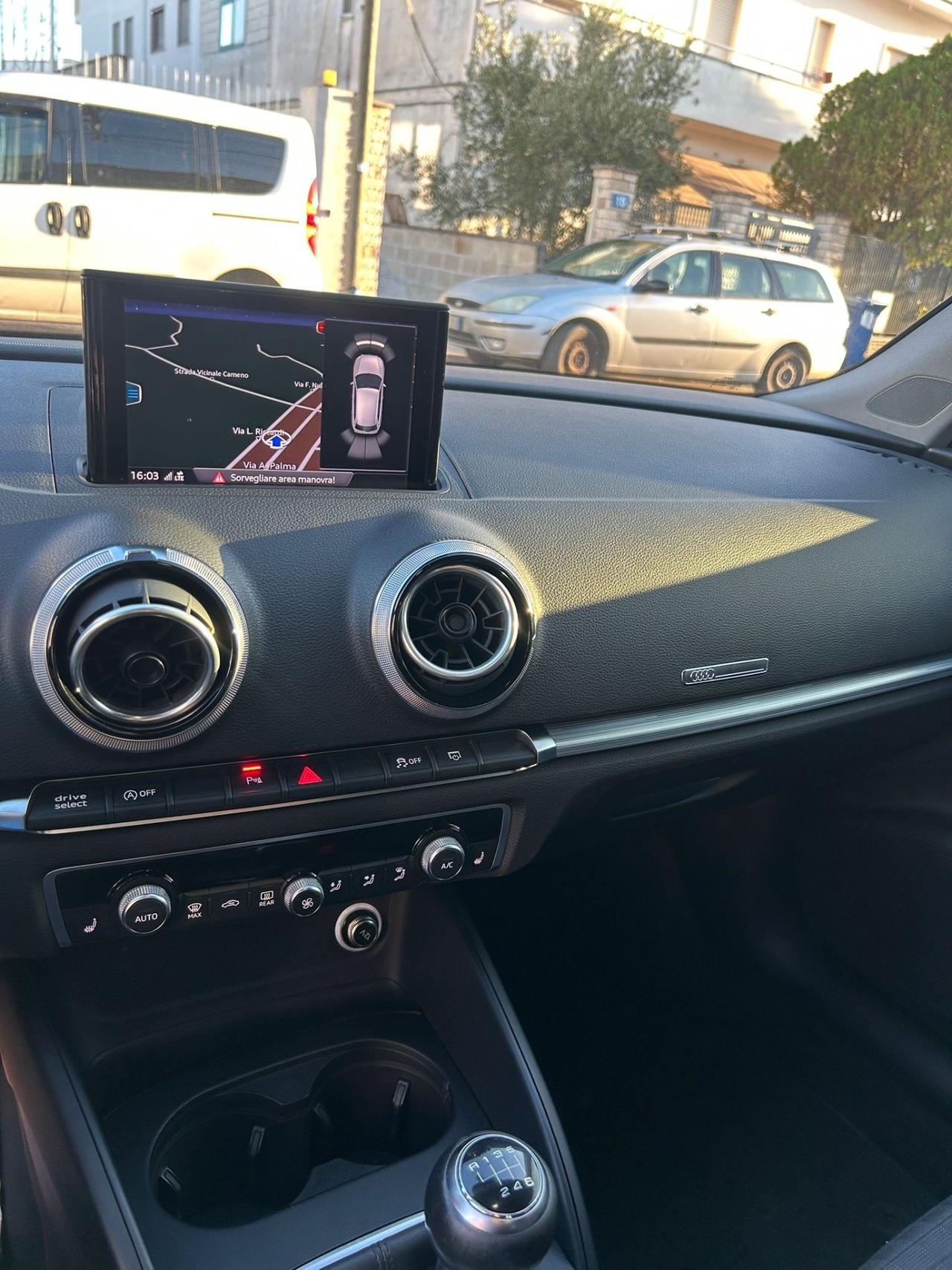 Audi A3 1.6 TDI 116 CV Sport-2018 LED/17"