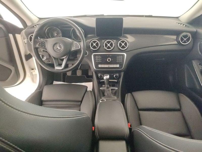 Mercedes-Benz CLA 180 Premium FL
