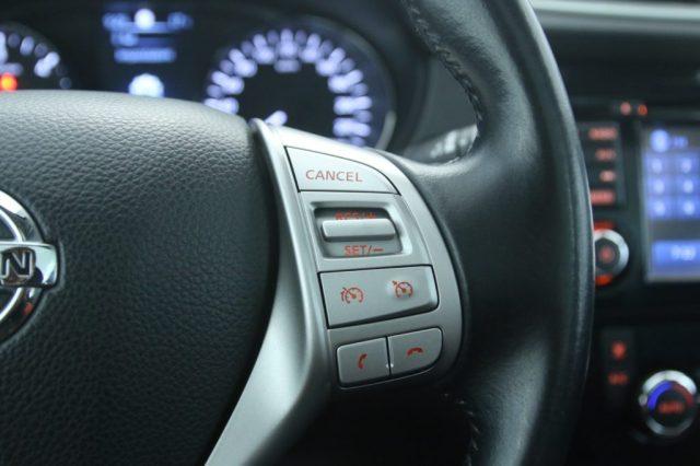 NISSAN Qashqai 1.6 dCi 4WD N-Connecta Tetto/Camera 360°/LED