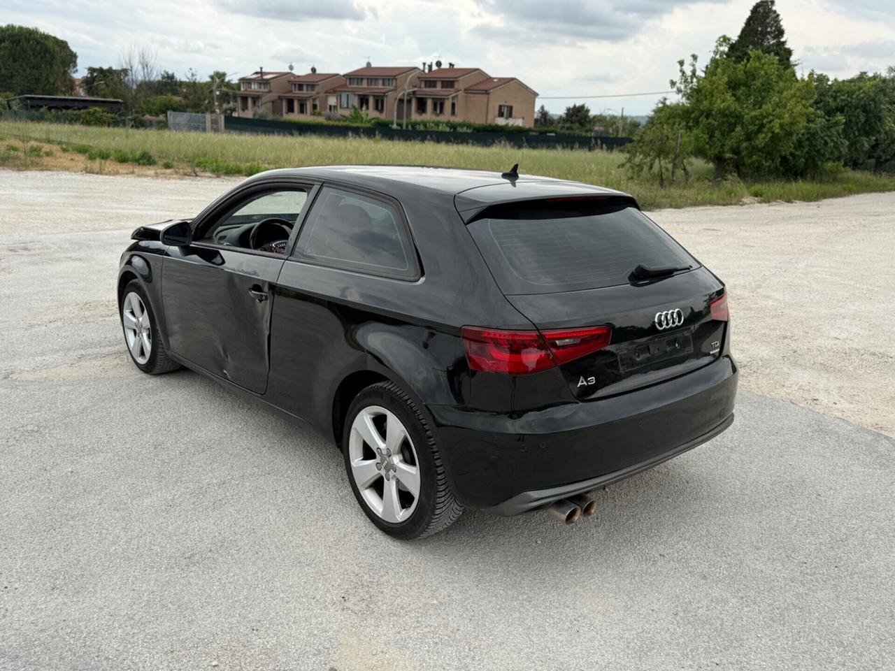 Audi A3 1.6 TDi EURO6B incidentata/sinistrata