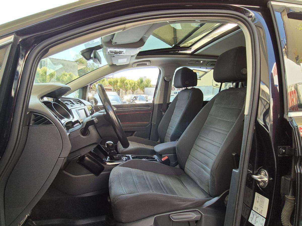 VOLKSWAGEN - Touran - 2.0 TDI 150 CV DSG Executive BMT tetto panoramico