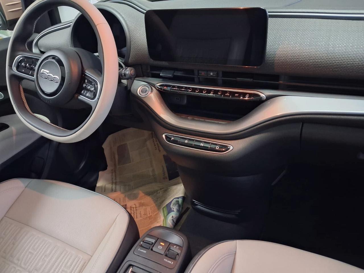 Fiat 500 500e 3+1 42 kWh La Prima VENDUTA