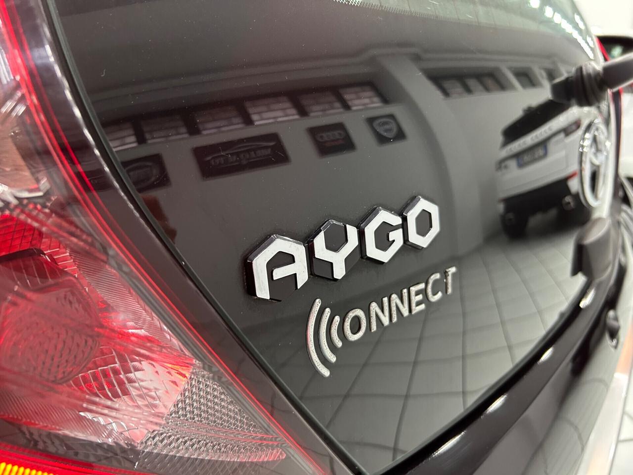 Toyota Aygo 1.0 VVT-i 72CV 5 porte x-play 29.000KM