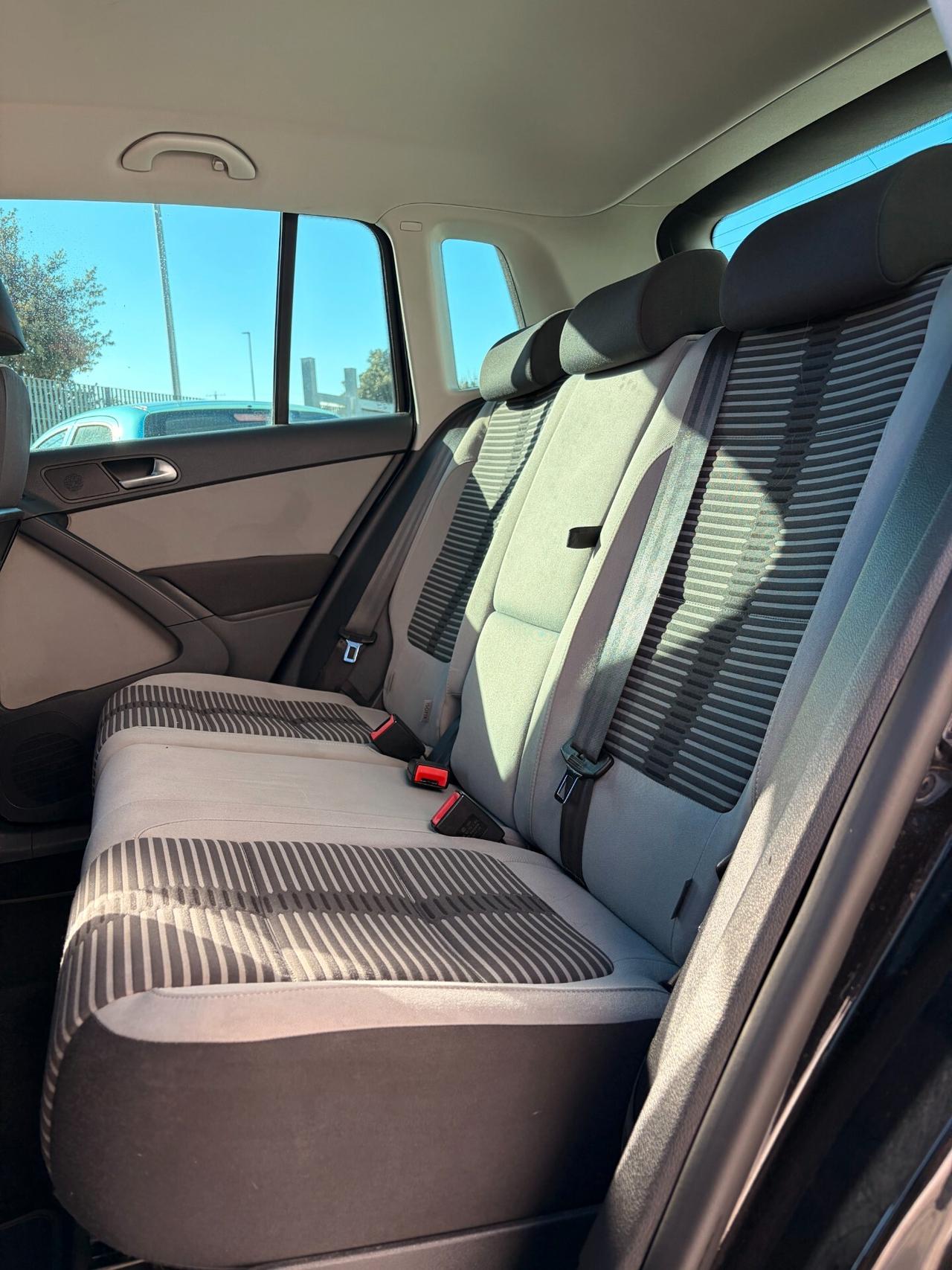 Volkswagen Tiguan 2.0 TDI DPF 4MOTION DSG Sport & Style