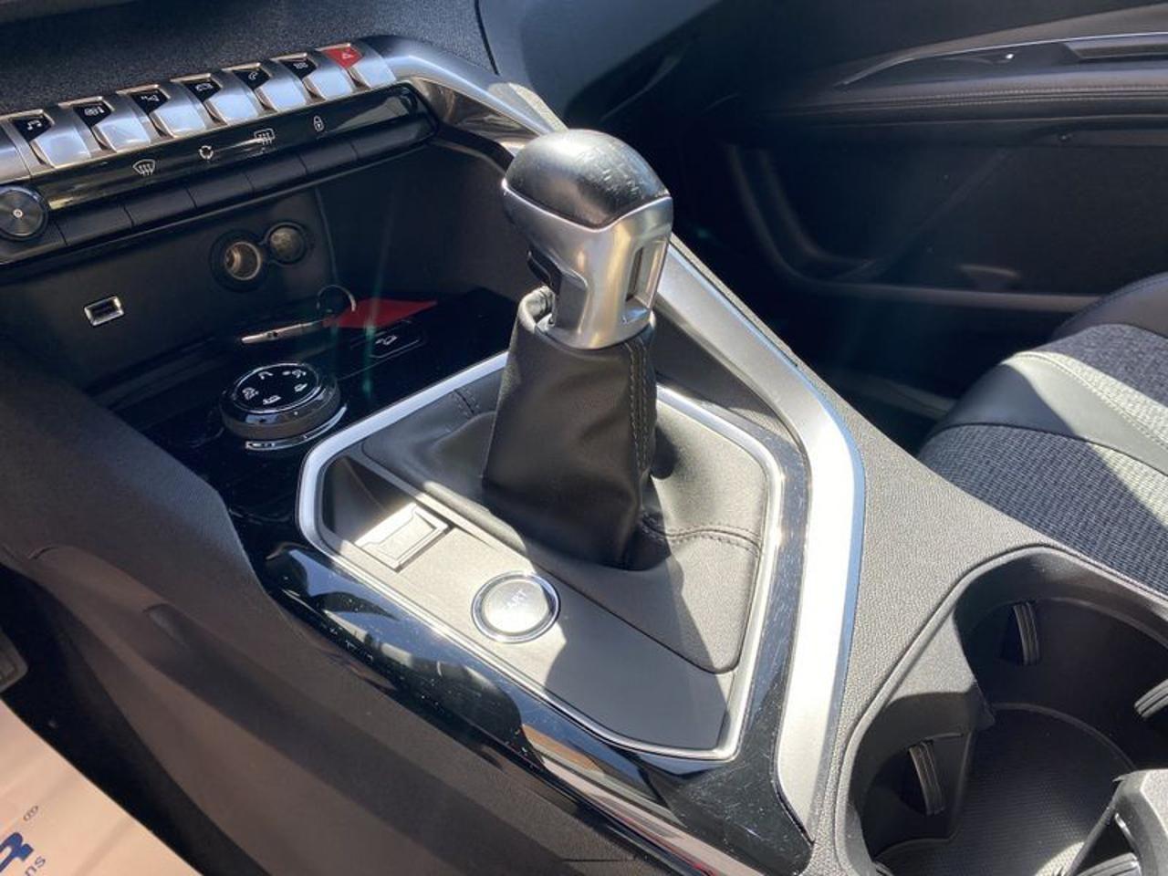 Peugeot 3008 BlueHDi 130 S&S NAVI-APP-RETROCAMERA