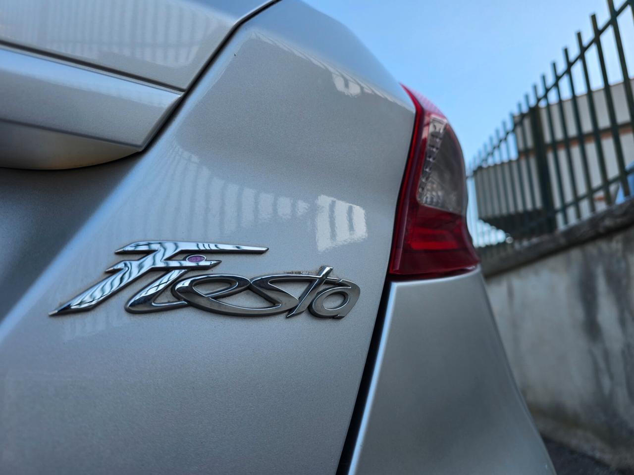 FORD FIESTA 5 PORTE 1.4 GPL 2011 PERFETTA DI TUTTO