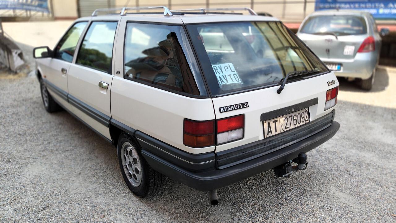 Renault R 21 Nevada 1.7 GTS e Gancio traino