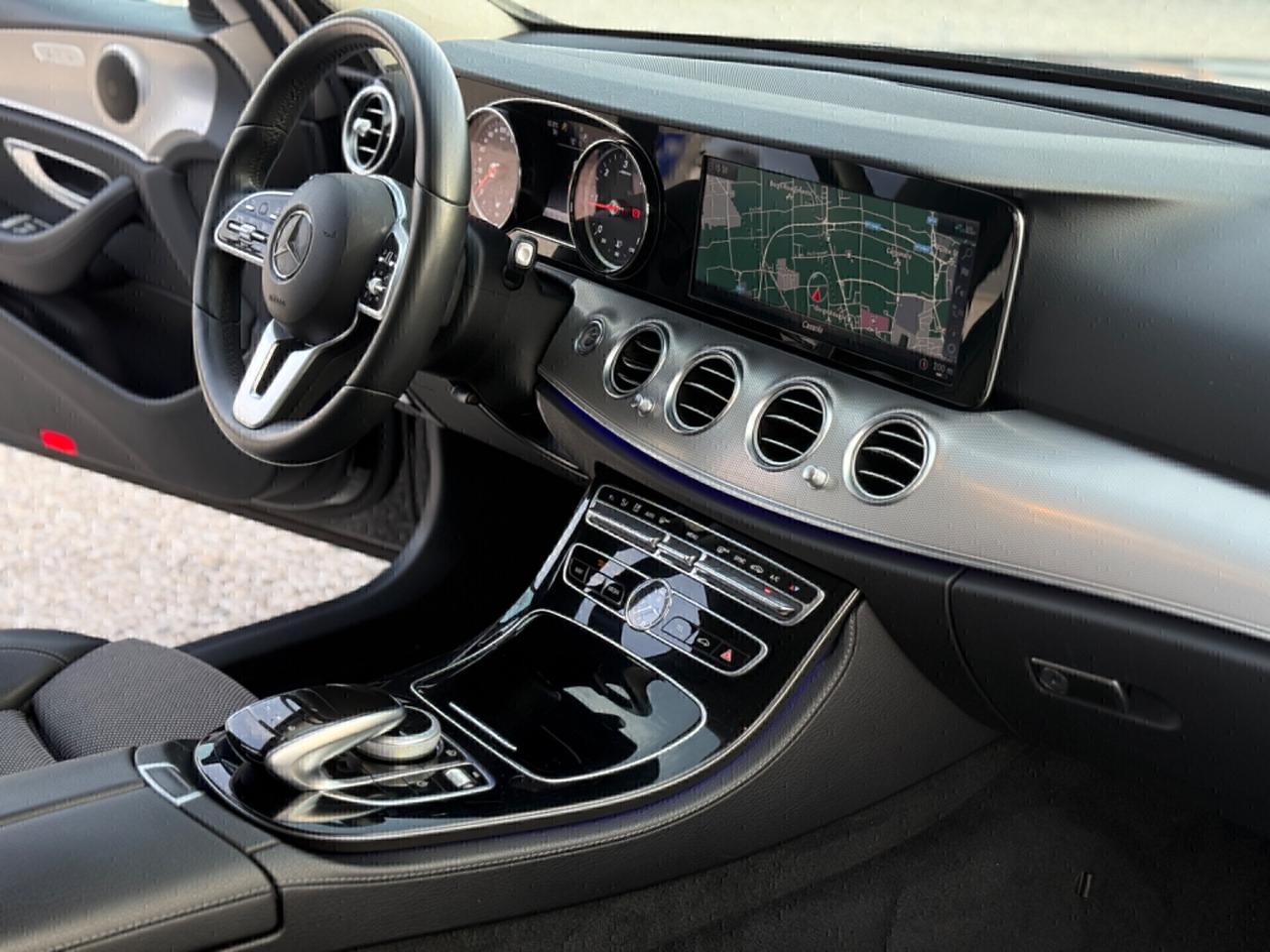Mercedes-benz E 220 d Sport 4matic auto