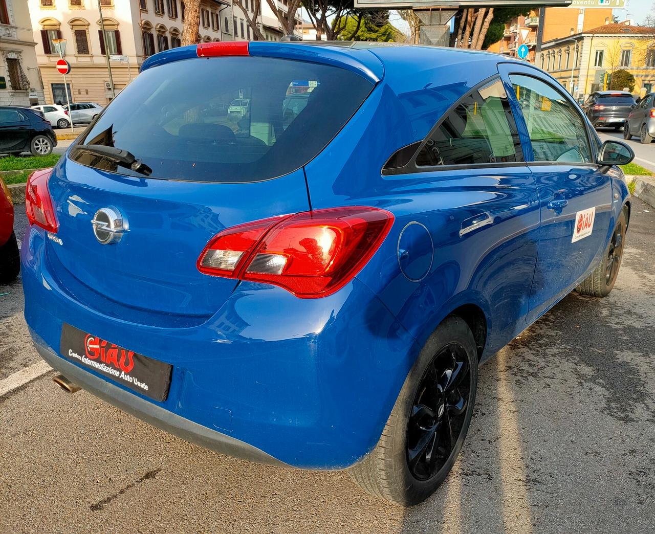 Opel Corsa 1.2 Coupé Black Edition Neopatentati