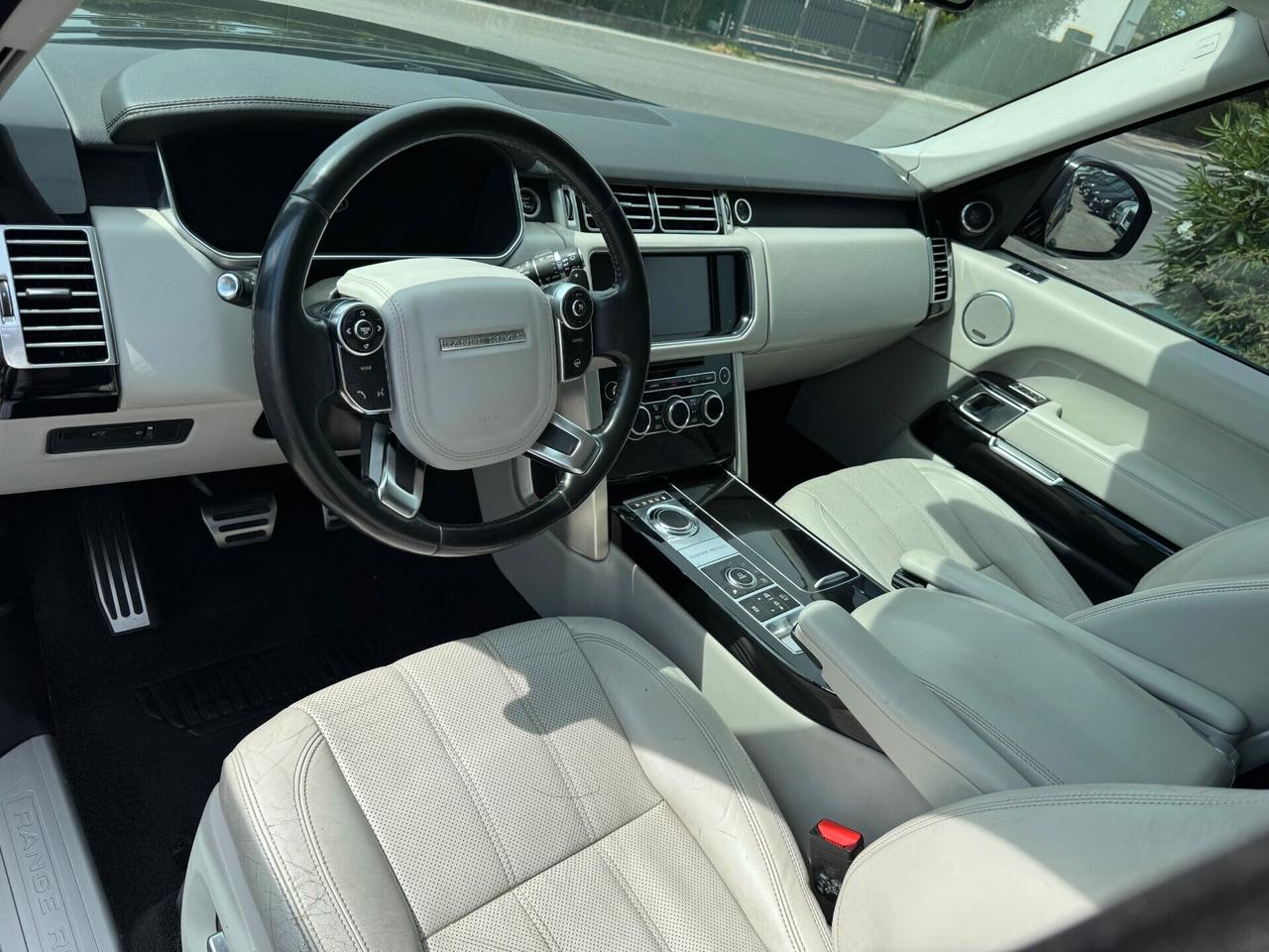 Land Rover Range 4.4 SDV8 Vogue LWB