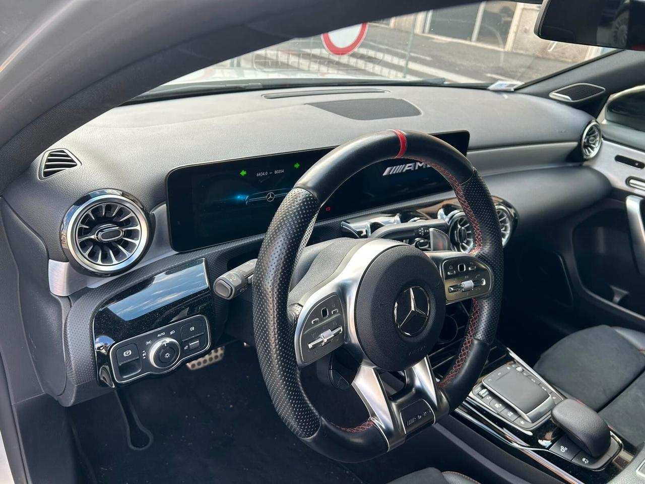 Mercedes-benz A 35 AMG 4matic auto