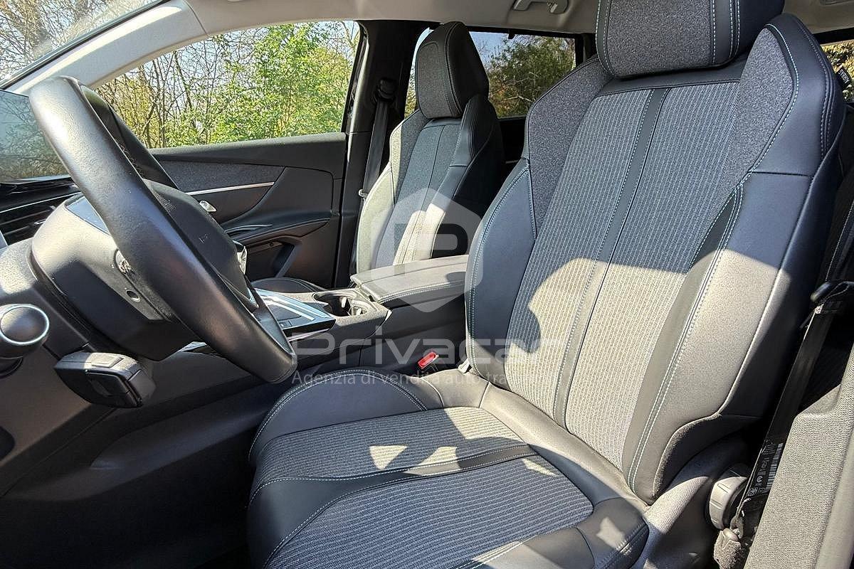 PEUGEOT 5008 PureTech Turbo 130 S&S Allure Pack