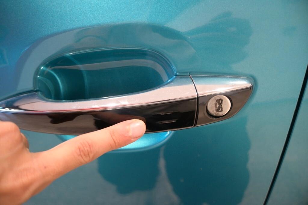 CITROEN C3 1.2 PURETECH 83CV SeS SHINE ( FARI LED - CRUISE - NAVI - MIRROR - SENSORI POST. - TETTO BICOLORE )
