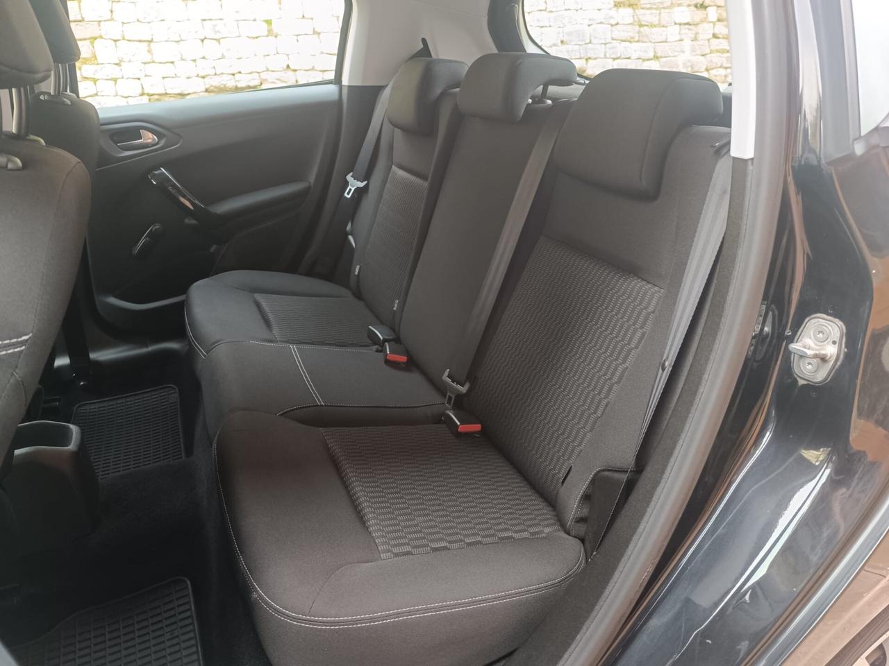 Peugeot 208 BlueHDi 100 5 porte Allure