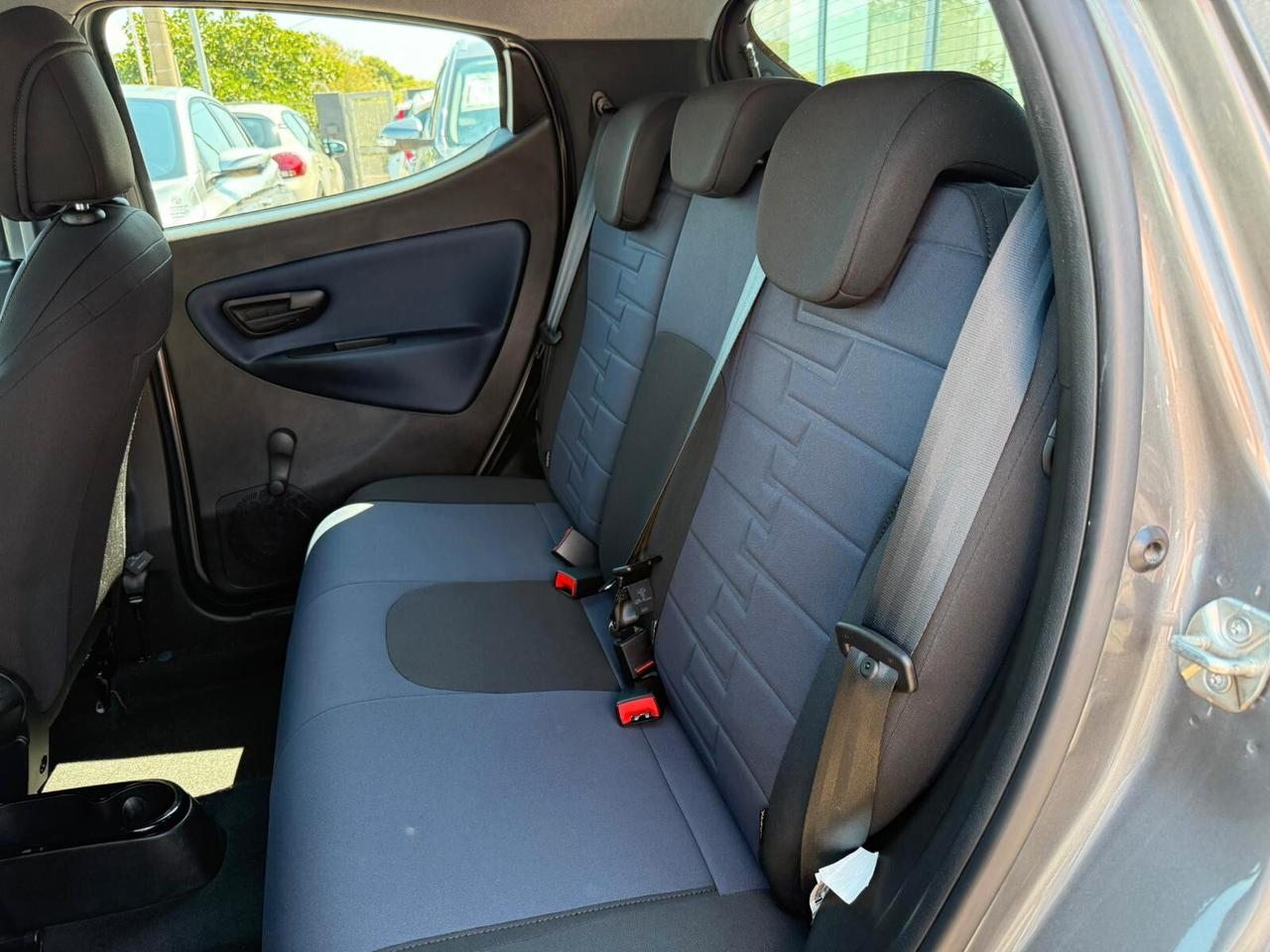 Lancia Ypsilon 1.0 FireFly 5 porte S&S Hybrid Platino