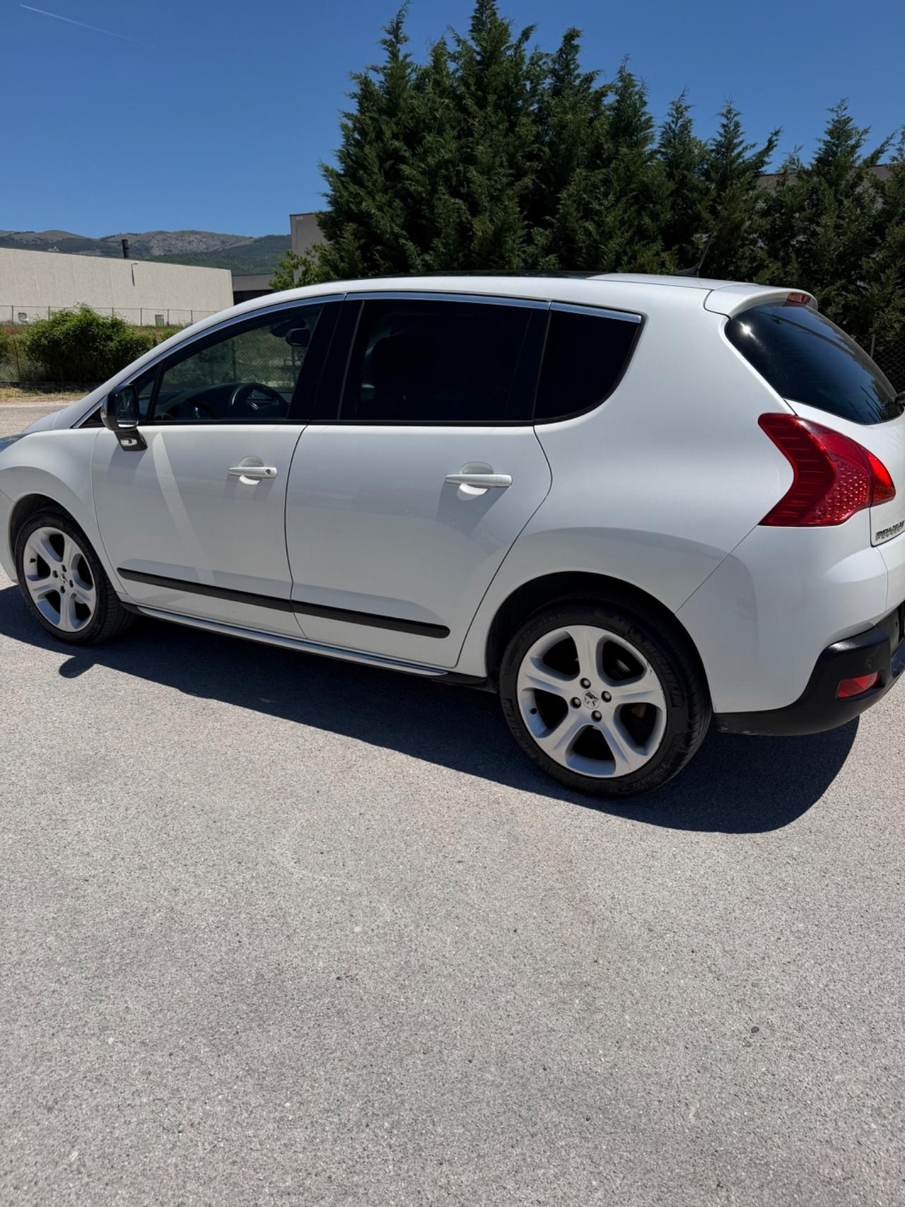 Peugeot 3008 1.6 e-HDi 115CV cambio robotizzato Stop&Start Active