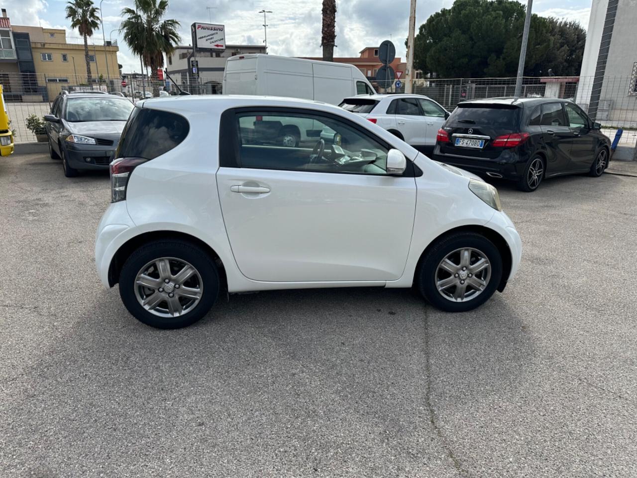 Toyota iQ 1.0 Sol